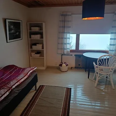 Talo Lahella Raution Kylan Keskustaa